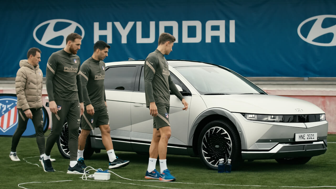 Το Hyundai IONIQ 5 προπονεί τα αστέρια της Chelsea και της Atlético de Madrid